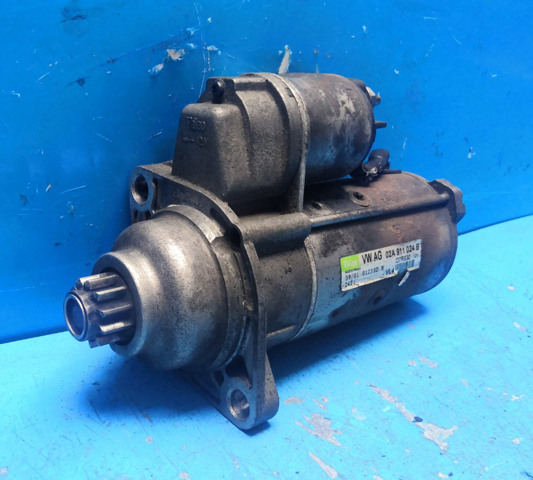 Стартер двигуна 02A911024B VAG