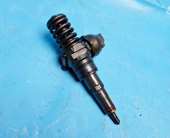 Форсунка паливна 038130073BQ BOSCH