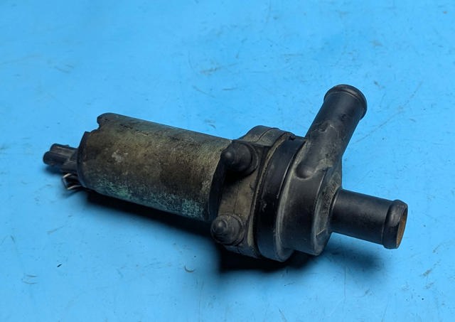 Водяний насос охолодження електро додатковий 0392020051 BOSCH