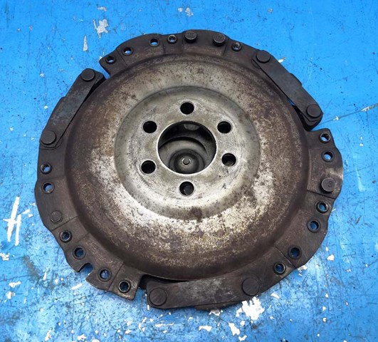 Натискний диск зчеплення 06A141025A VAG