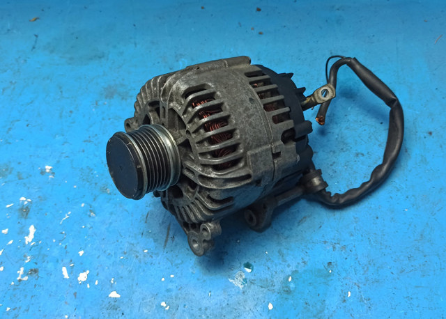 Генератор автомобільний 06F903023C VALEO