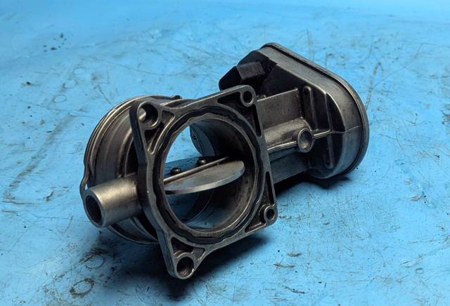 Дросільна заслінка в зборі 07Z128070G VAG