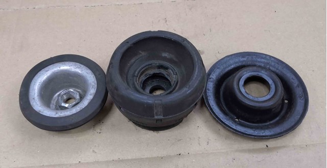 Кріплення переднього амортизатора 1J0412331C VAG