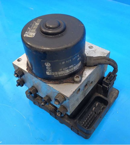 Блок керування АБС (ABS) 1J0907379D VAG
