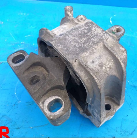 Права подушка мотора 1K0199262AJ VAG