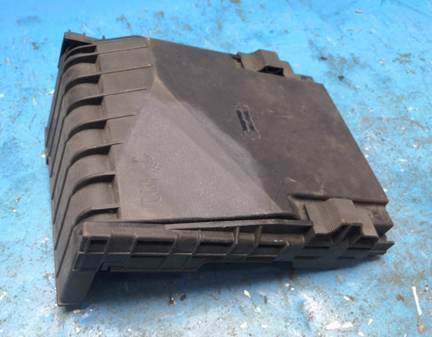 Кришка блоку запобіжників 1K0937132F VAG