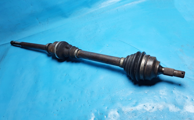 Піввісь передня, права 3273LP PEUGEOT