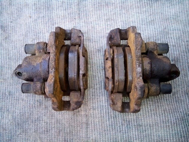 Супорт гальмівний, передній, правий 34116758114 BMW