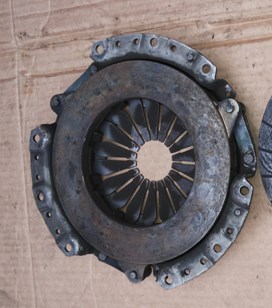 Натискний диск зчеплення 4130023030 HYUNDAI