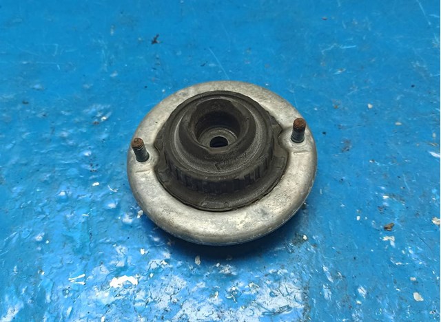 Кріплення переднього амортизатора Audi A6 C5