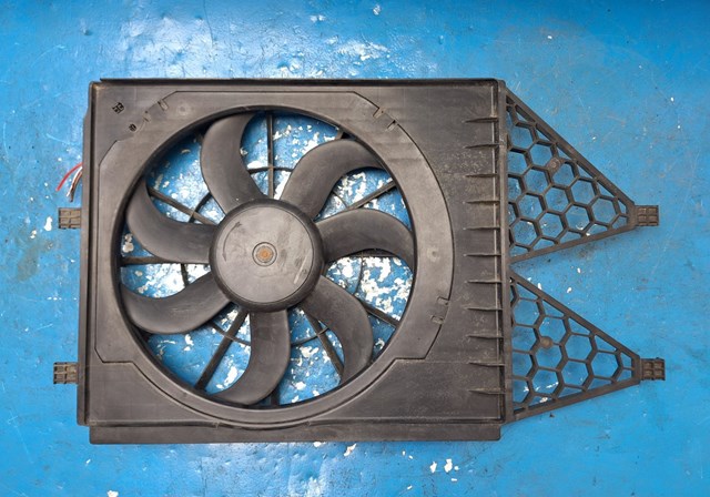 Облицювання рамки радіатора 6R0121207A VAG