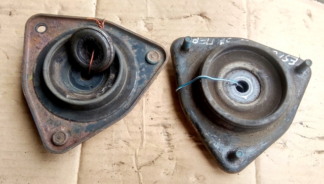 Кріплення переднього амортизатора 7350847 FORD