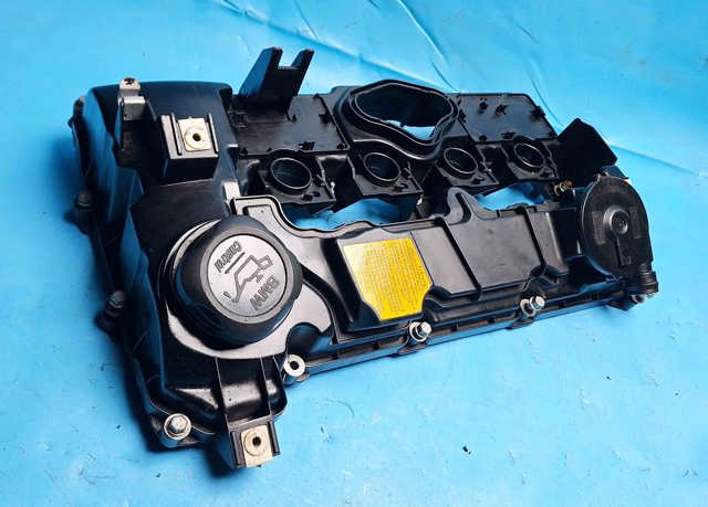 Кришка клапанів 7553626 BMW