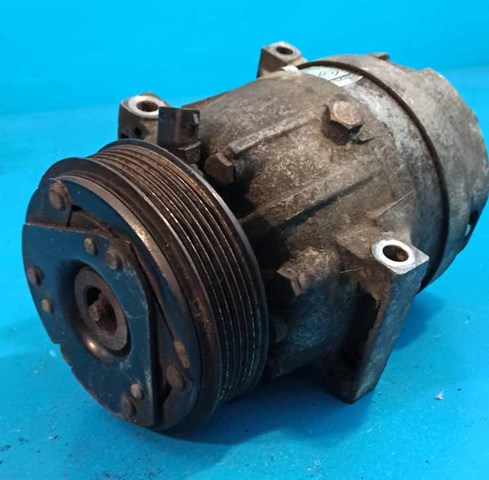 Компресор кліматичної установки 8200021822 RENAULT