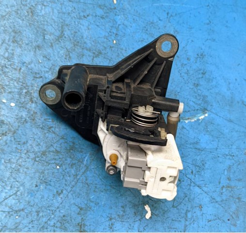 Ручка закриття кришки багажника внутрішня 8200060917 RENAULT