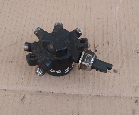 Розподільник палива 8200584032 RENAULT