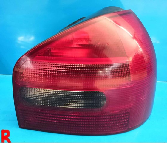 Ліхтар задній правий 8L0945096A VAG