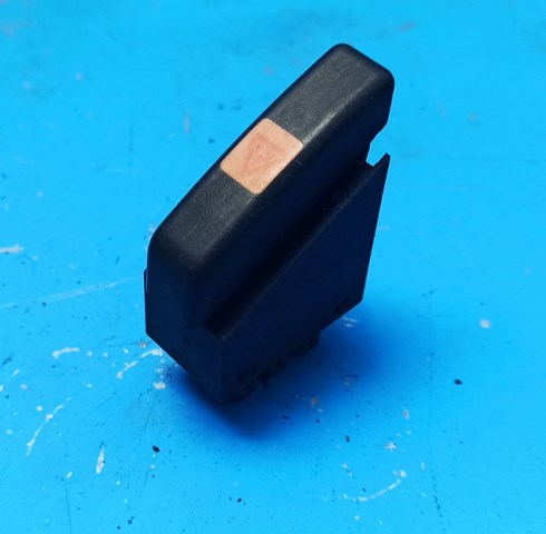 Кнопка аварійки 90316902 GM