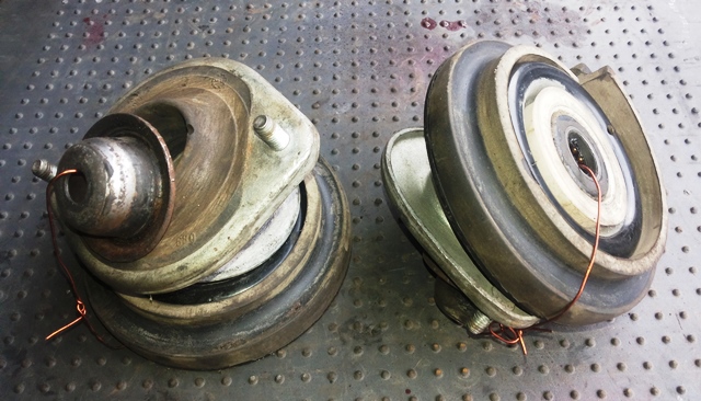Кріплення переднього амортизатора 90445207 OPEL