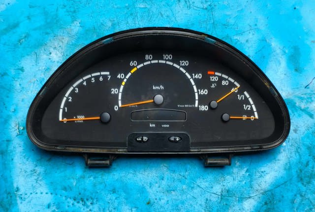 Панель приладів A0014460721 MERCEDES