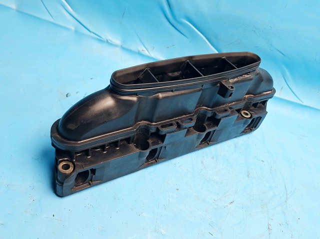 Колектор впускний A6460901637 MERCEDES