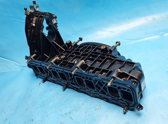 Колектор впускний A6510900037 MERCEDES