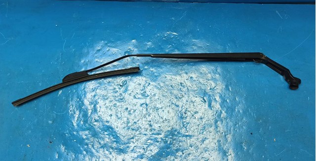 Поводок двірника CC3067321A MAZDA