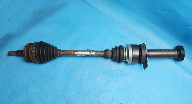 Піввісь передня, права VKJC5208 SKF