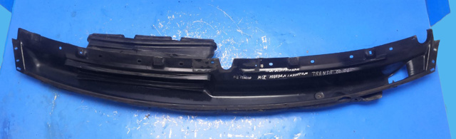 Карман повітрозабірника капота, правий YC15V022B03AN FORD