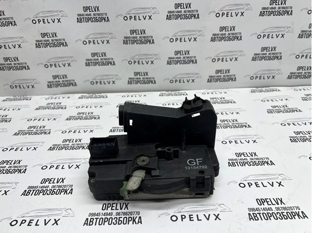 Замок двері правої передньої 13154792 GM