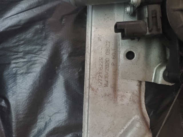 Склопідйомник задніх лівих дверей 827210622R RENAULT