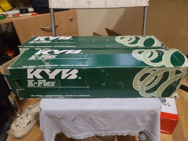 Пружина підвіски задня RA6202 KAYABA