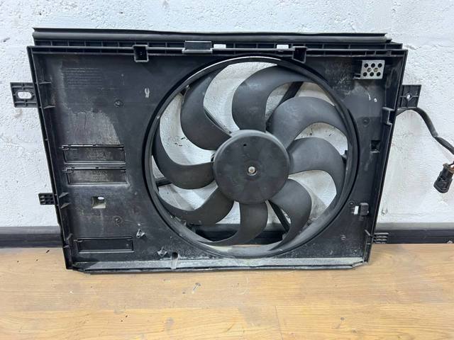 Дифузор радіатора охолодження, в зборі з двигуном і крильчаткою 9806313880 PEUGEOT
