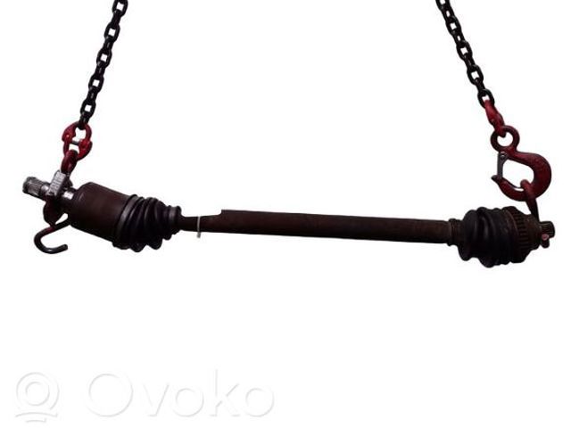 Піввісь задня, права 0003233V011000000 MERCEDES