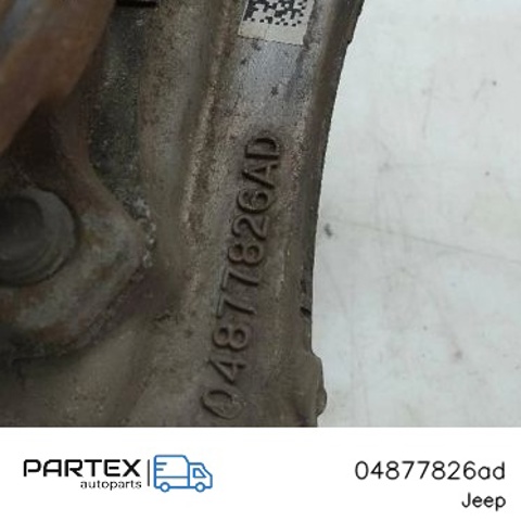 Кулак поворотний передній правий 04877826AD CHRYSLER