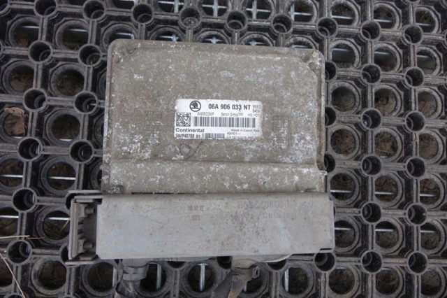 Блок двигуна 06A906033NT VAG