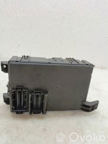Корпус запобіжників 13142240 OPEL