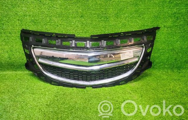 Облицювання радіатора 13269802 OPEL