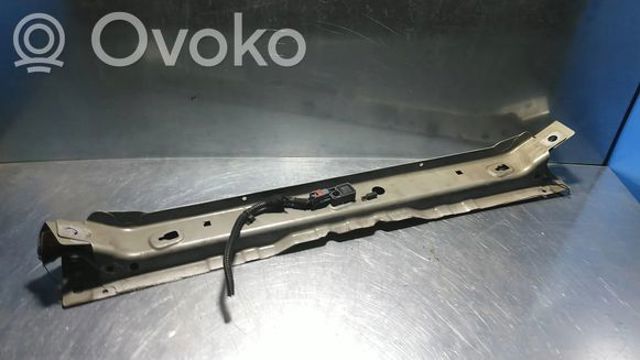 Рамка радіатора верхня 13277182 OPEL