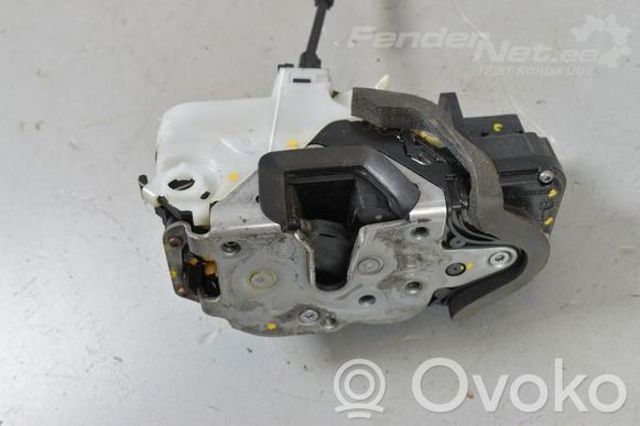 Замок передніх пасажирських дверей 13579515 OPEL