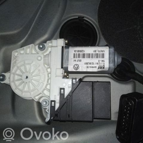 Мотор склопідйомника дверей задніх, правих 1C0959812 VAG