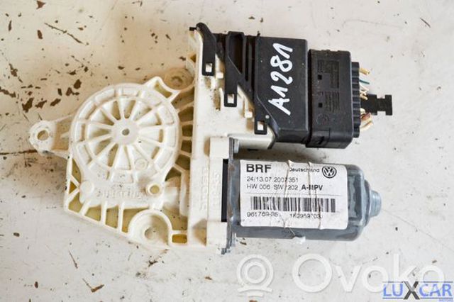 Моторчик склопідйомника двері задніх, лівих 1K0959795E VAG