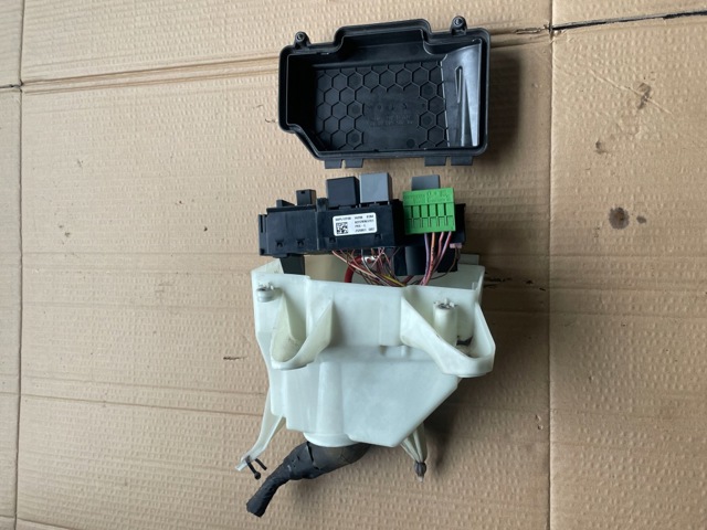 Корпус блоку запобіжників 2055400024 MERCEDES