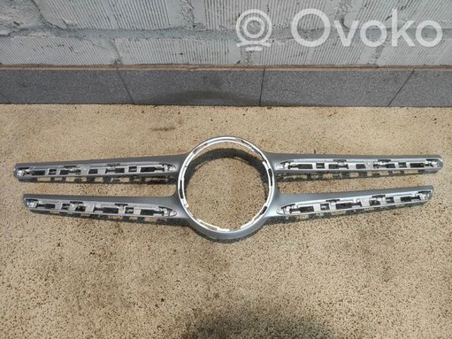 Решітка 2138880123 MERCEDES