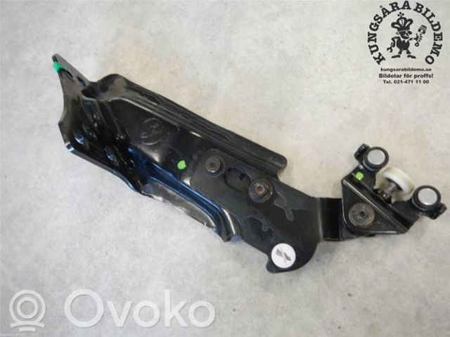 Ролик двері бічної/зсувної, правий нижній 2212074 FORD