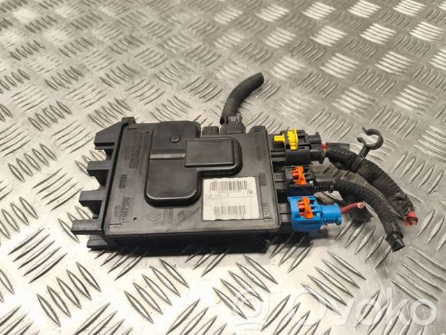 Коробка запобіжників 243800010R RENAULT