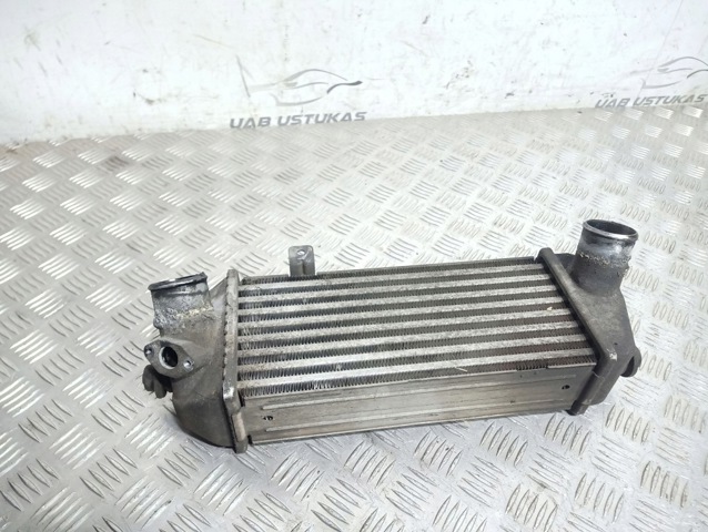 Охолоджувач наддувочного повітря 282712A710 HYUNDAI