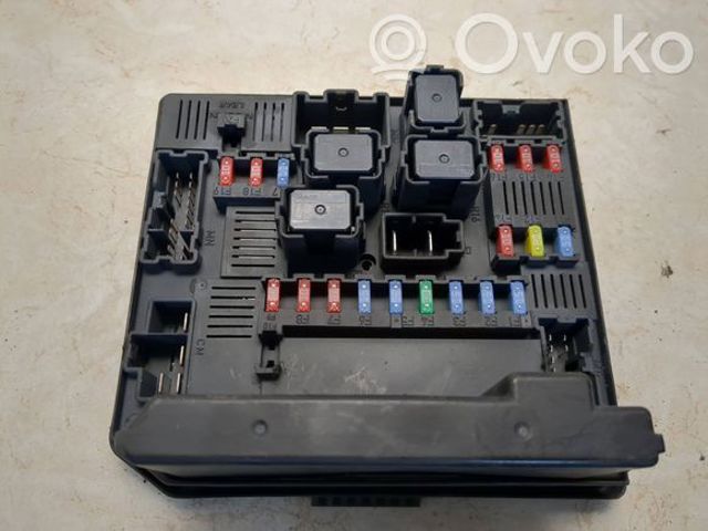 Монтажний блок 284B7JD01A NISSAN