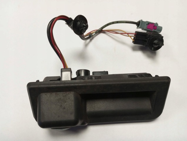Кнопка приводу замка 3/5 дверей (ляди) / кришки багажника 2GM827566 VAG