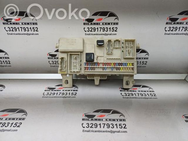 Блок запобіжників задній, салонний 31327215 VOLVO